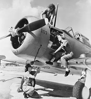 Jacksonville: Navy WAVE aviation machinist's mates, working