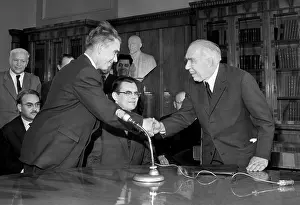 Bohr: N.Bohr's visit to the USSR