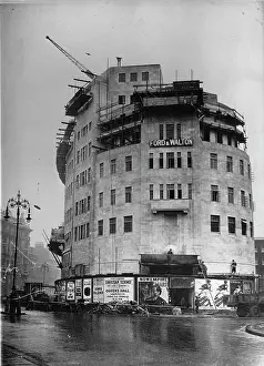Februar: The nearly completed built Broadcasting
