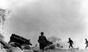 Vistula: Nebelwerfer are made ready to fire, 1944