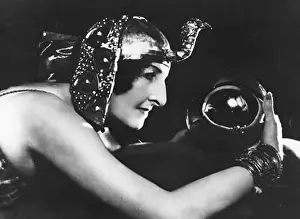 Clairvoyant: NELL ST JOHN MONTAGUE