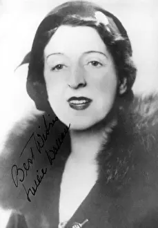 Nellie: NELLIE WALLACE/SIGNED