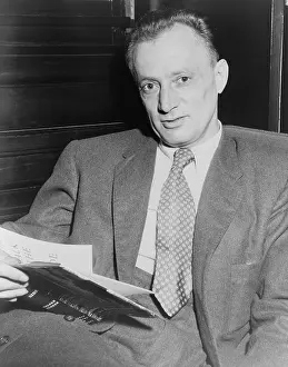 Algren: Nelson Algren (1909-1981), holding copy ?