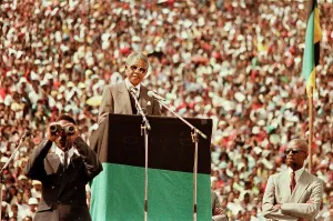 Vester: Nelson Mandela speaks to the crowds