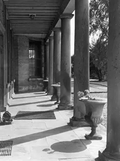 Tadcaster: NEO CLASSICAL COLONNADE