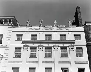 Paul Barkshire: NEO CLASSICAL STATUES