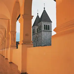 Cladding: Neo-Romanesque double-tower cladding