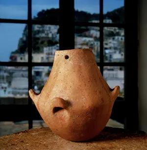 Grotta: Neolithic argil vase, from the