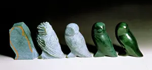 Strigiformes: Nephrite owl carving