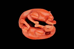 Netsuke: Netsuke in the form of opposing mythical creatures