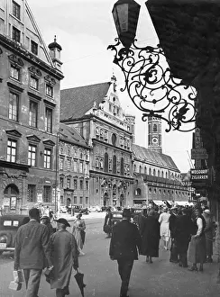Neuhauser: The Neuhauser Strasse in Munich, around 1930