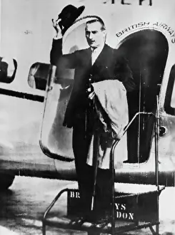 Nevile: Nevile Henderson - WW2 - Great Britain