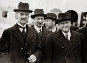 Primier: Neville Chamberlain meets Bonnet and Daladier