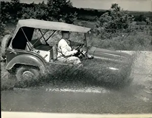 Broader: New British jeep demonstrated on Alpine Course