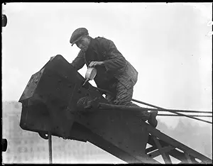 Oiling: NEW LAMBETH BRIDGE