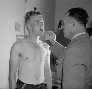Lcgr1308: New recruit to the U.S. Army during his physical