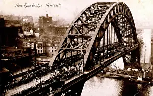 Ironwork: New Tyne Bridge, Newcastle upon Tyne