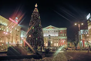 Tuesday: A New Year tree in central Moscow, 2001