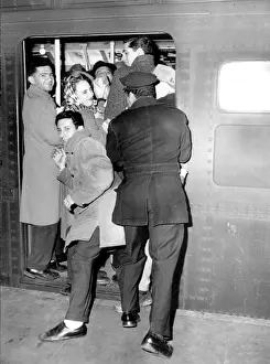 Subways: New York City Subways - Crowds jam onto ?