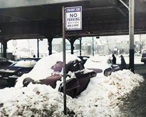 Costly: NEW YORK SNOW SCENE