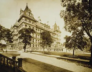 C1913: New York State Capitol