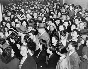 Scares: New Yorkers line up by the thousands waiting ?