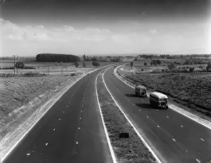 Motorways: NEWLY BUILT M1 MOTORWAY