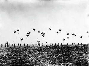 Progaganda: Newspaper balloons over the German front, 1917