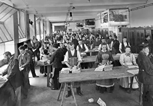 Packer: Newspaper packers in Berlin, 1912