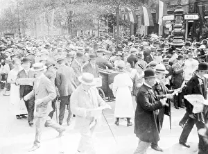 Weltkrieg: Newspaper sales in Berlin after the outbreak of war, 1914