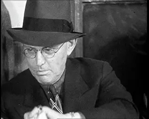 Newspaperman: Newspaperman Alfred Damon Runyon Reporting
