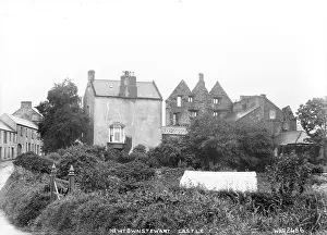 Cluttered: Newtownstewart Castle