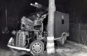 Responding: NFS Heavy Unit vehicle accident, Ealing, WW2
