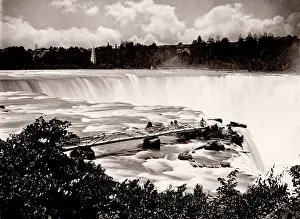 Northwestern: Niagara Falls, Canada USA border, from the American side