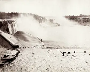 Niagara: Niagara Falls frozen in Winter