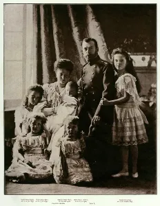 Hesse: Nicholas II & Alexandra Feodorovna, family photograph 1905