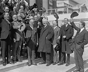 Longworth: Nicholas Longworth (1869-1931), is cheered ?