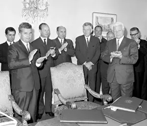 Applaud: Nicolae Ceausescu - Alexander Dubcek - Ludvik