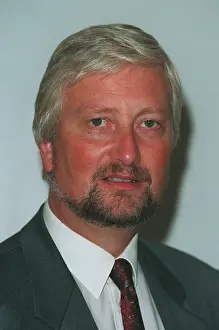 Democrate: Nigel Jones MP