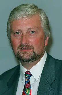 Democrate: Nigel Jones MP
