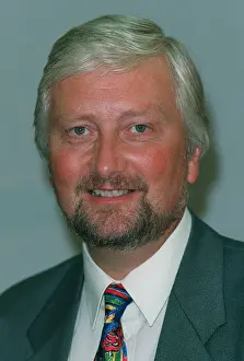 Democrate: Nigel Jones MP