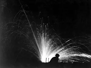 Phosphorus: Night attack with phosphorus bombs in maneuvers