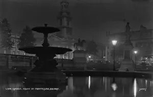 Shimmering: Night in Trafalgar Square