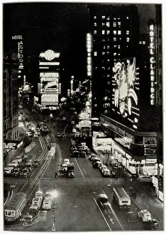 Astor: Night view of New York, USA