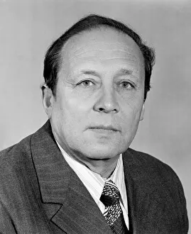 Emanuel: Nikolai Emanuel, 1975