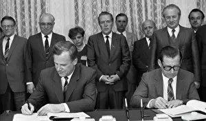 Strougal: Nikolai Ryzhkov visits Czechoslovakia