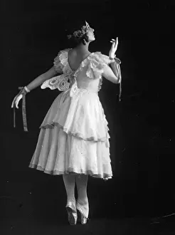 Stannus: Ninette de Valois