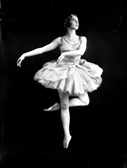 Stannus: Ninette de Valois