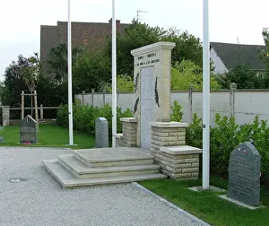 Mairie: No.45 RM Commando & Piron Bde Memorials