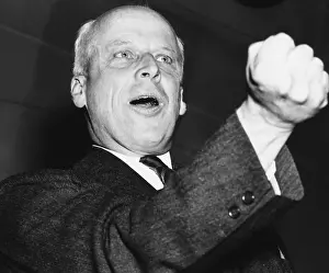 1414: Norman Thomas addressing the National Nominating